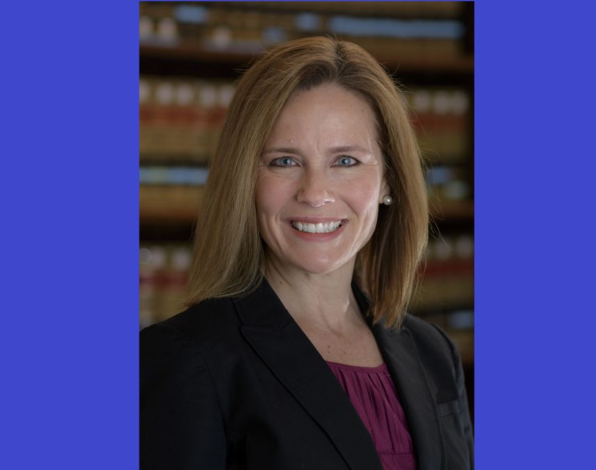 Amy Coney Barrett (48) está ampliamente considerada como favorita. Es una mujer católica devota y con siete hijos, es una favorita de los conservadores religiosos. 