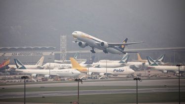 El avión debía dirigirse primero a la ciudad de Salvador donde presenciarán el partido Chile-Ecuador y el sábado seguiría viaje a Río de Janeiro, para que asistieran el próximo lunes el encuentro Chile-Uruguay.