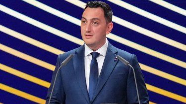 Glenn Micallef, Comisario de Juventud y Deportes de la Unión Europea, habla durante un congreso en Bruselas, el 12 de febrero de 2026.