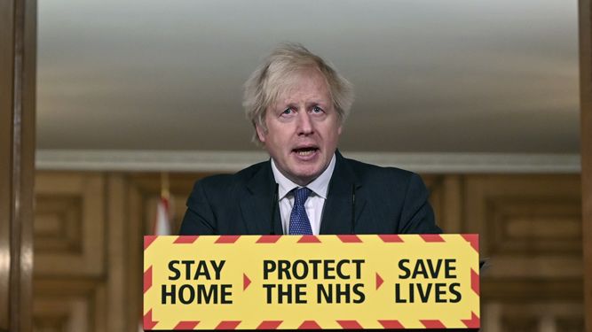 El primer ministro británico Boris Johnson habla el viernes 22 de enero de 2021 en una conferencia de prensa sobre el coronavirus, en el número 10 de Downing Street, en Londres.&nbsp;