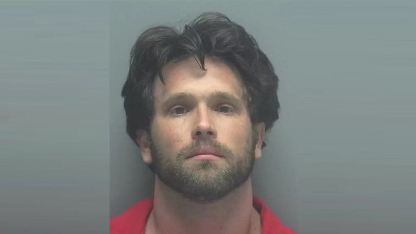 James Benjamin Jones, de 35 años,&nbsp;se declaró culpable de amenazar a los dueños de dos tiendas de musulmanes en Florida.