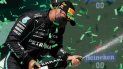 Lewis Hamilton celebra en el podio tras ganar el Gran Premio de Portugal de la Fórmula Uno, el domingo 2 de mayo de 2021 Lewis Hamilton celebra en el podio tras ganar el Gran Premio de Portugal de la Fórmula Uno, el domingo 2 de mayo de 2021