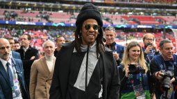 El rapero estadounidense Shawn Corey Carter, también conocido como Jay-Z, reacciona antes del partido de fútbol de la final de la UEFA Champions League entre el Borussia Dortmund y el Real Madrid, en Londres. &nbsp; &nbsp;