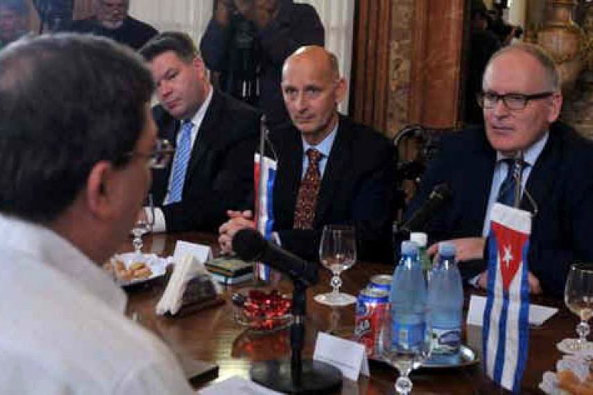La UE y Cuba -el único país de América Latina con el que el bloque comunitario no tiene un tratado bilateral- celebraron una primera ronda de conversaciones en abril de 2014 en La Habana y una segunda en agosto en Bruselas. (Foto Archivo EFE)