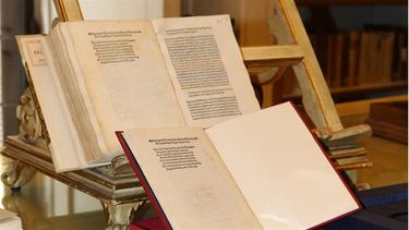 La carta encontrada por la Policía Italiana escrita por Cristóbal Colón en 1493 en la que anunciaba el descubrimiento (EFE) 