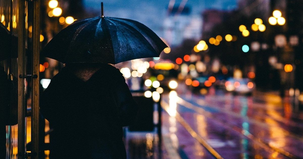 Mal tiempo impide a Amazon lanzar los primeros satélites de su constelación internet