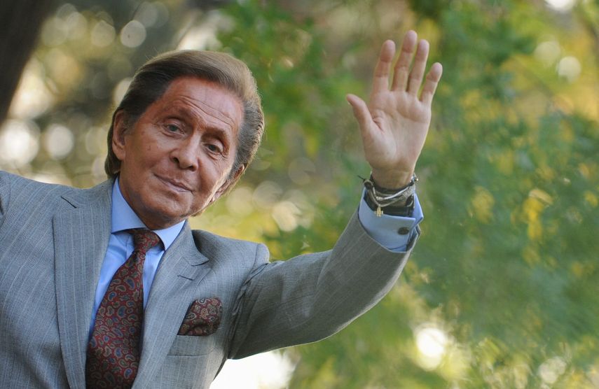 El diseñador de moda italiano Valentino Garavani durante una sesión fotográfica para la película Valentino: el último emperador, dirigida por Matt Tyrnauer, en Roma el 16 de noviembre de 2009.