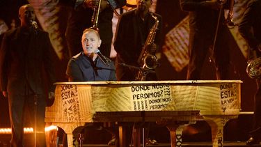 El cantante Franco De Vita se presenta en el escenario durante los Latin American Music Awards 2016 en el Dolby Theatre el 6 de octubre de 2016 en Hollywood, California. 