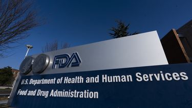 Fotografía de archivo del 10 de diciembre de 2020 del edificio de la Administración de Alimentos y Medicamentos de Estados Unidos en Spring, Maryland.&nbsp;
