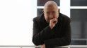 En esta foto de archivo tomada el 9 de noviembre de 2009, el artista francés Christian Boltanski posa en su taller de Malakoff, al sur de París. En esta foto de archivo tomada el 9 de noviembre de 2009, el artista francés Christian Boltanski posa en su taller de Malakoff, al sur de París.