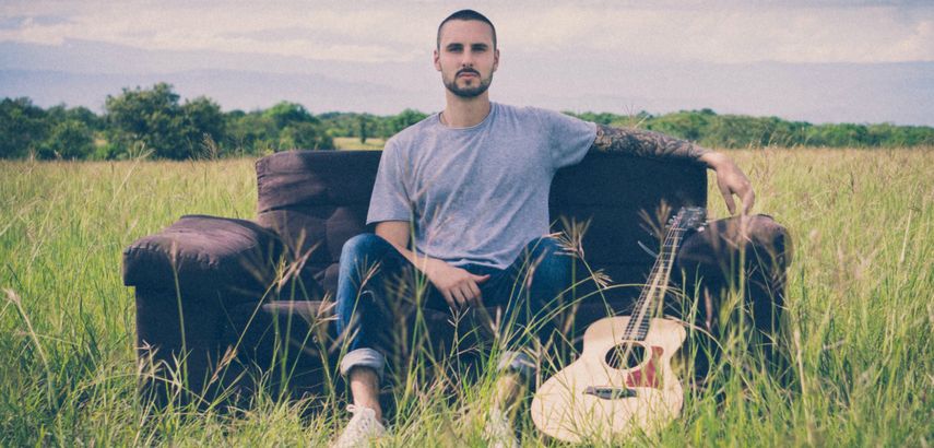 Felipe Ospina, conocido art&iacute;sticamente como CIAN, es un cantautor y productor colombiano.&nbsp;