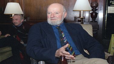 El autor Lawrence Ferlinghetti aparece el 8 de octubre de 1988. Ferlinghetti, un poeta, editor y librero murió en San Francisco a los 101 años.&nbsp; 