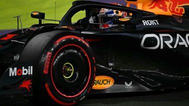 El piloto holandés Max Verstappen conduce durante la ronda de clasificación para el Gran Premio de Fórmula 1 de Arabia Saudita 2025, en el circuito de Jeddah Corniche, el 19 de abril de 2025.