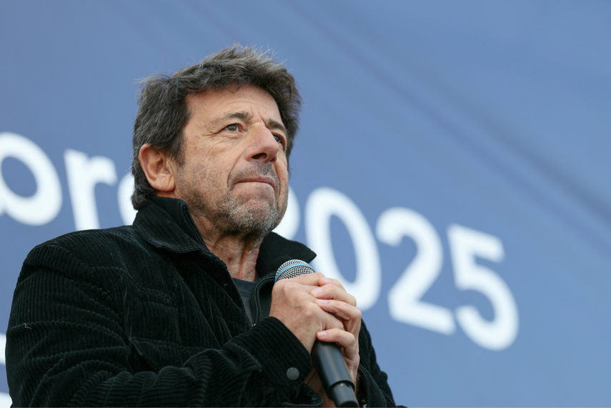 El cantante francés Patrick Bruel, acusado de violación y agresión sexual por varias mujeres, comparecerá ante tres jueces de instrucción antes de ser sometido a una investigación formal, según anunció la fiscalía de Nanterre en la mañana del 10 de junio de 2026, añadiendo que ha solicitado su ingreso en prisión preventiva.