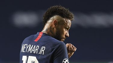 El atacante brasile&ntilde;o Neymar reacciona tras el gol de Kingsley Coman del Bayern M&uacute;nich en la final de la Liga de Campeones, el 23 de agosto de 2020, en Lisboa