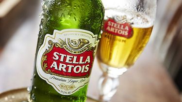 La cerveza Stella Artois.
