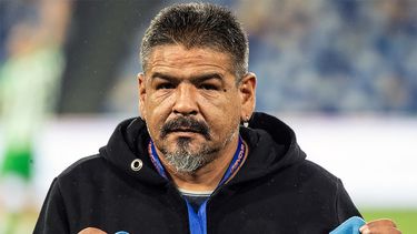 Imagen publicada por la agencia de noticias Télam que muestra una imagen reciente sin fecha de Hugo Maradona, el hermano menor del fallecido astro del fútbol argentino Diego Maradona, en Nápoles, Italia. El hermano menor de Diego Maradona, Hugo, murió de un ataque al corazón en Nápoles, a la edad de 52 años, solo un año después de que falleciera la leyenda del fútbol argentino, confirmó el club de fútbol italiano Napoli el 28 de diciembre de 2021. &nbsp;