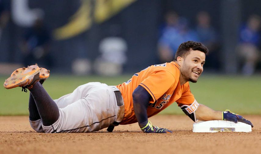 Altuve disparó 24 jonrones, impulsó 96 carreras y se robo 30 bases en la temporada 2016.