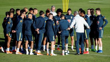 Desde que asumió el cargo hace tres años, el seleccionador brasileño ha dirigido 39 partidos con el combinado verde-amarillo y ha ganado 31, aunque en las dos únicas derrotas que figuran en su expediente se dio la misma circunstancia:&nbsp;Casemiro no estuvo presente.