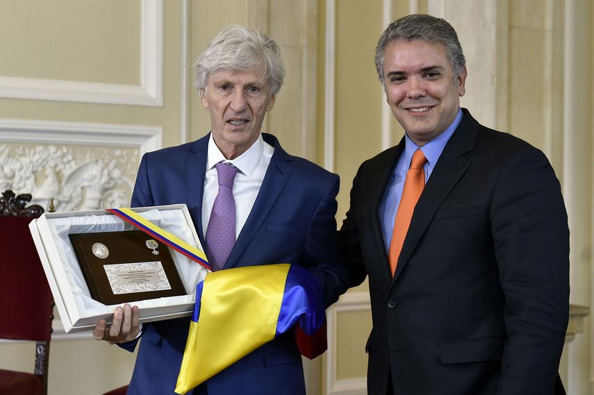 Pekerman estuvo al frente de la selección colombiana, poco más de seis años, dirigió 78 partidos de los cuales ganó 42, empató 20 y perdió 16.