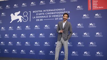 Adrien Brody posa para los fotógrafos en la sesión fotográfica de la película The Brutalist durante la 81ª edición del Festival de Cine de Venecia, el domingo 1 de septiembre de 2024.