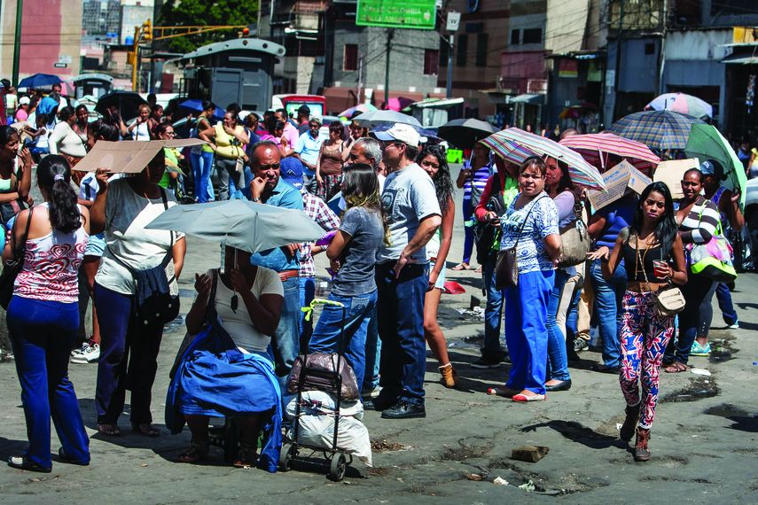 El poder adquisitivo del venezolano se ha deteriorado, mientras la escasez ronda el 75%