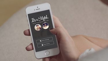 tinder pone a las mujeres en control
