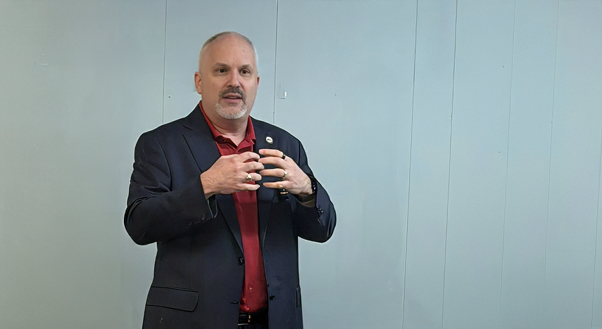 Andrew Spar, presidente de la FEA.