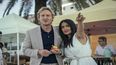 En esta imagen proporcionada por Amazon Studios Owen Wilson como Greg, izquierda, y Salma Hayek como Isabel Clemens en una escena de Bliss.&nbsp;