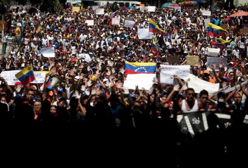 Chavismo y oposición medirán fuerzas en marchas contra violencia