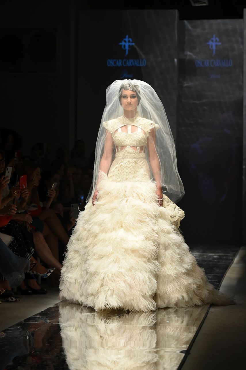 Una de las propuestas en trajes de novia de Oscar Carballo.