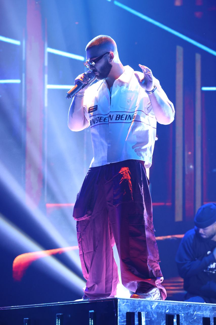 Manuel Turizo ensaya en el Watsco Center de Coral Gables, Florida, para la ceremonia de los Latin Billboard 2023.