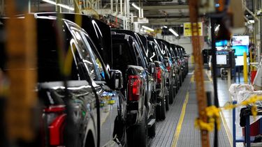 Camionetas Ford F-150 en la planta ensambladora de Ford en Dearborn, Michigan.