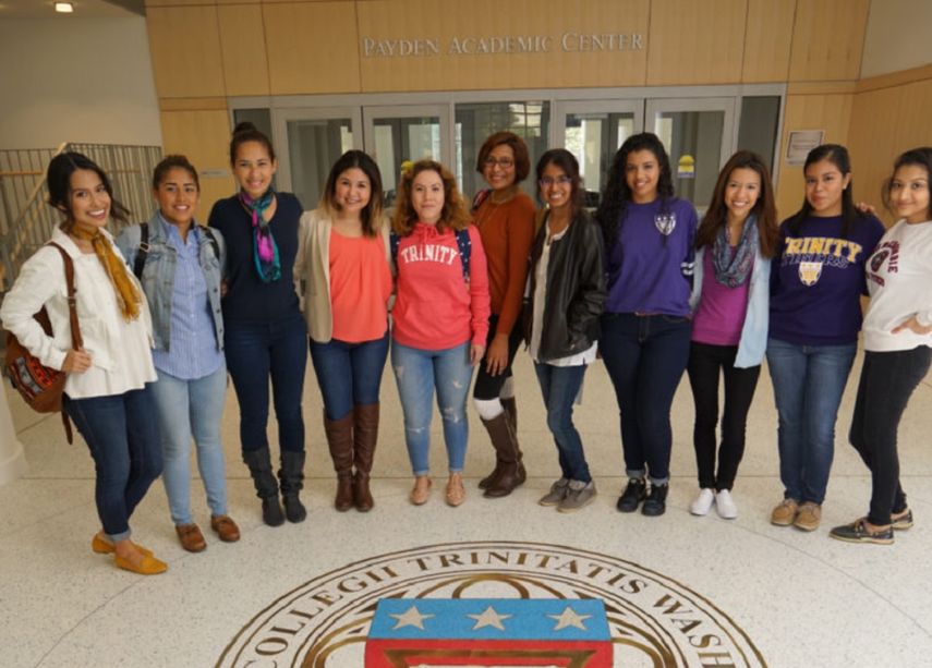 Un total de 2.850 jóvenes cursan actualmente estudios superiores bajo el programa de TheDream.US, que tiene convenios con 70 universidades de bajo coste en 15 estados del país.&nbsp;