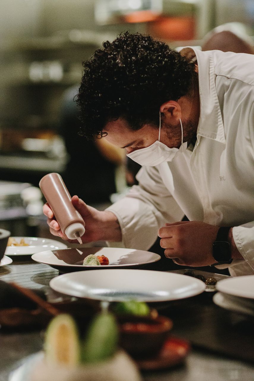 El primer chef venezolano en ser reconocido con una estrella Michelin, Ricardo Chaneton