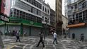 Foto de archivo tomada el 6 de marzo de 2021 de tiendas cerradas y calles vacías luego del cierre de servicios no esenciales a la medianoche y hasta el 20 de marzo en Sao Paulo, Brasil. Foto de archivo tomada el 6 de marzo de 2021 de tiendas cerradas y calles vacías luego del cierre de servicios no esenciales a la medianoche y hasta el 20 de marzo en Sao Paulo, Brasil.