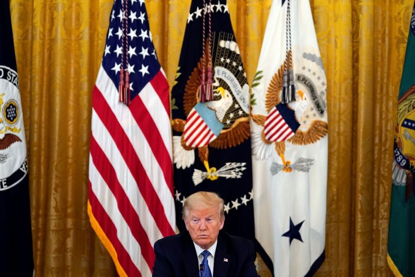 El presidente Donald Trump escucha durante una reuni&oacute;n de Gabinete en la Sala Este de la Casa Blanca el martes 19 de mayo de 2020 en Washington.&nbsp;