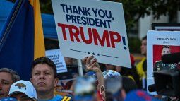 Manifestantes agradecen al presidente de Estados Unidos Donald J. Trump la captura en Venezuela del narcodictador Nicolás Maduro.&nbsp;&nbsp;