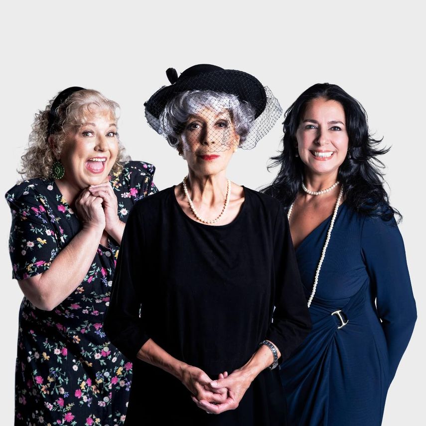 Marta Velasco, Reina Ivis Canosa y Alicita Lora en la obra La señora de La Habana