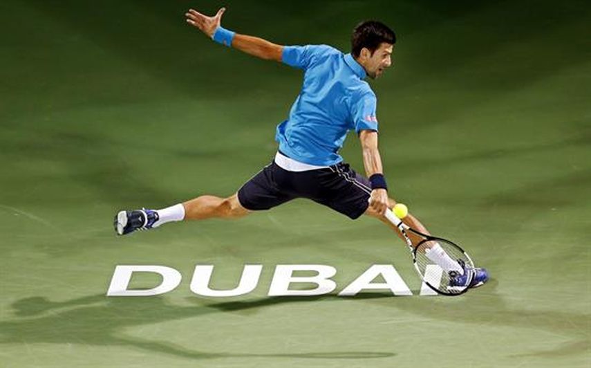 Djokovic apenas necesitó de 65 minutos para doblegar a Jaziri en Dubai. (EFE)