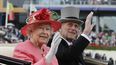 En esta foto del 6 de junio de 2011, la reina Isabel II de Inglaterra y el príncipe Felipe llegan a un desfile del tradicionalmente conocido como Ladies Day, en el Hipódromo de Ascot, Inglaterra. El Palacio de Buckingham informó que Felipe, el esposo de Isabel II, falleció. Tenía 99 años.
