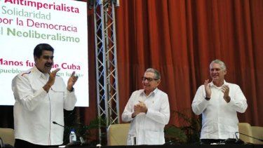 Por Cuba, &nbsp;Nicolás Maduro, Raúl Castro y Miguel Díaz Canel.&nbsp;