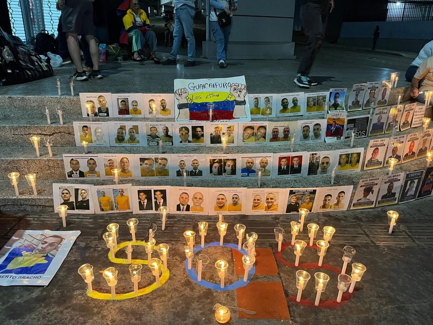 Los familiares de los presos políticos cumplieron, este 3 de marzo, 54 días de vigilia en las afueras de la sede del Servicio Bolivariano de Inteligencia Nacional (Sebin) en El Helicoide.