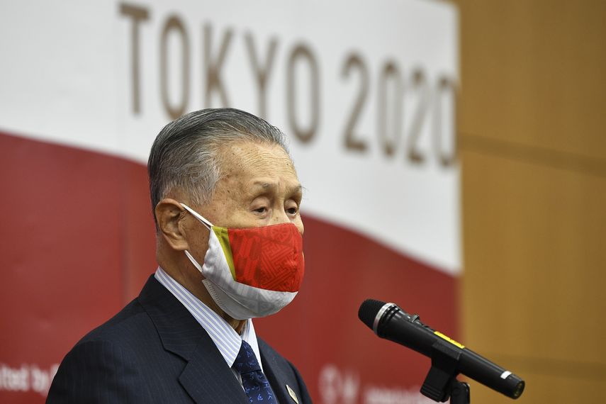 El presidente de Tokio 2020, Yoshiro Mori, ofrece un discurso tras el inicio de una sesión plenaria sobre los costos adicionales de demorar la cita olímpica por la pandemia del coronavirus, en Tokio, el 4 de diciembre de 2020.&nbsp;