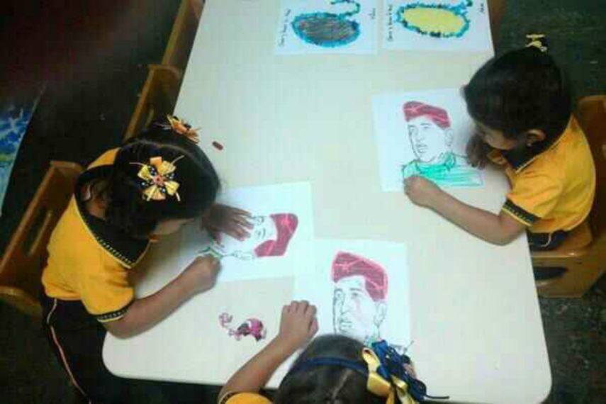 Los jóvenes venezolanos deberán enaltecer la memoria de personajes ilustres como Simón Bolívar; y figuras relevantes de la historia política como Chávez (ARCHIVO)