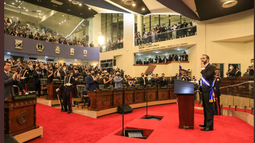 El presidente Nayib Bukele durante un discurso en la Asamblea Legislativa en San Salvador, El Salvador.