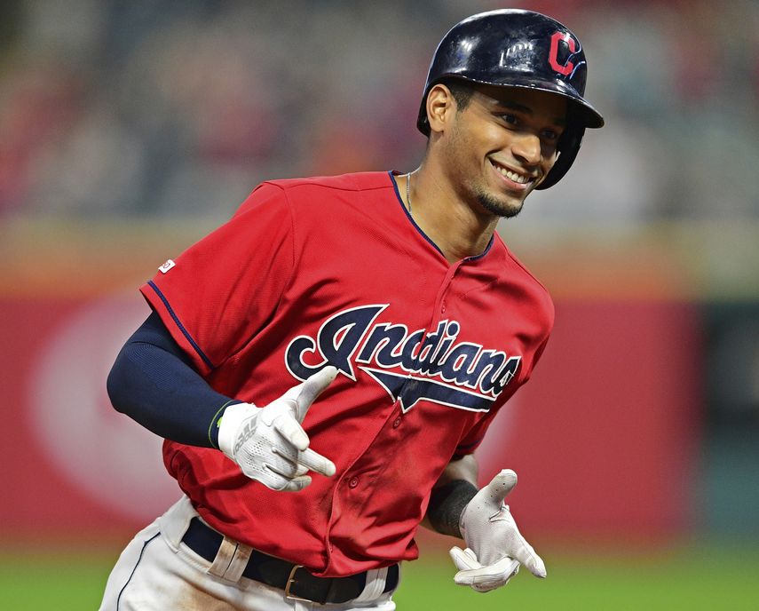 Mercado, quien llegó al juego en una mala racha durante la que se había ido de 25-1, envió la pelota al graderío del jardín izquierdo frente al dominicano Víctor Alcántara (3-2), para quebrar el empate 5-5. Asimismo, el novato disparó un bambinazo solitario ante el abridor Daniel Norris en el quinto acto.