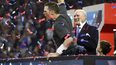 La estrella de la noche, &nbsp;el&nbsp;quarterback Tom Brady de los Patriots celebra el triunfo.&nbsp;