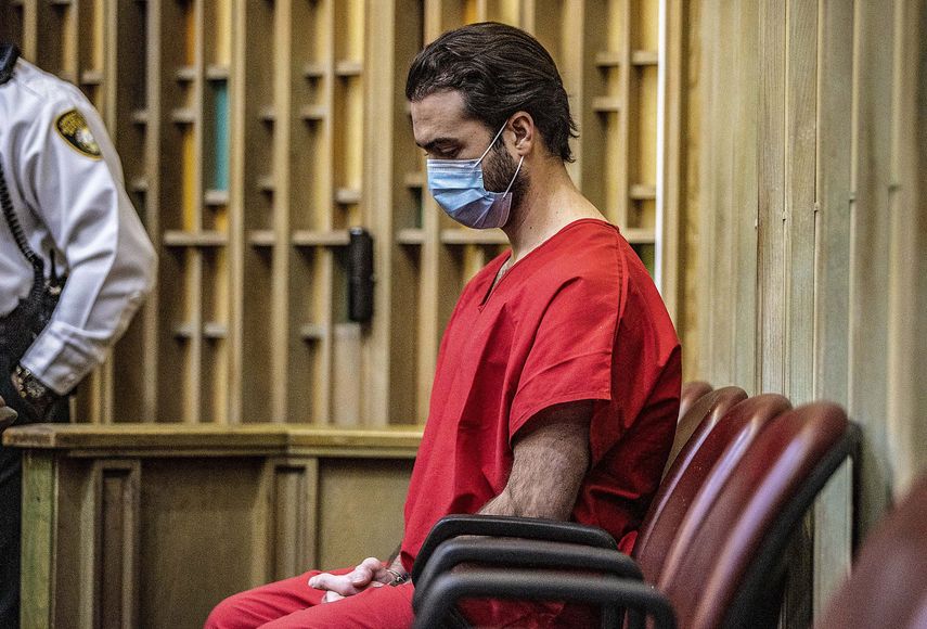 Pablo Lyle permanece sentado durante una audiencia en el edificio de la corte de Miami Richard E. Gerstein Justice Building el 8 de diciembre de 2022. Difunden nueva foto del actor desde la prisión.