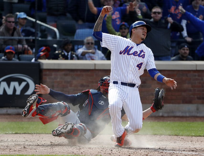 En noviembre, los Mets se negaron a ofrecerle un contrato, lo que le convirtió en agente libre.